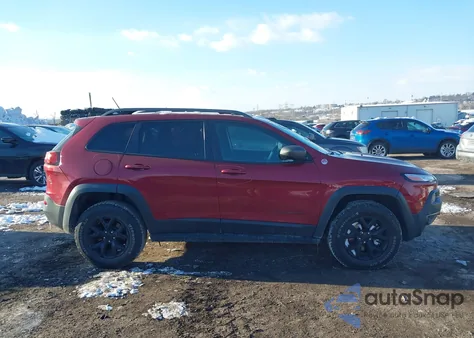 2015 Jeep Cherokee Trailhawk from USA, damaged, VIN 1C4PJMBS3FW738432